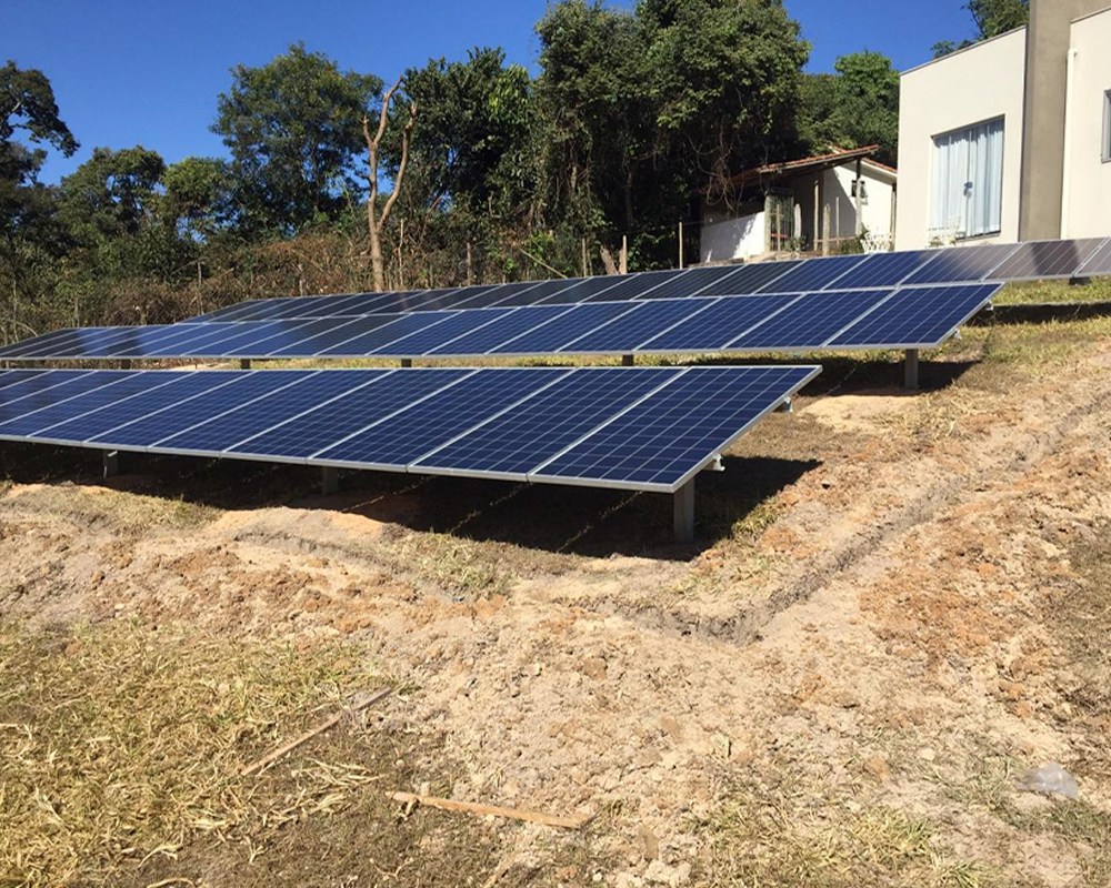 Como instalar painéis solares no solo?