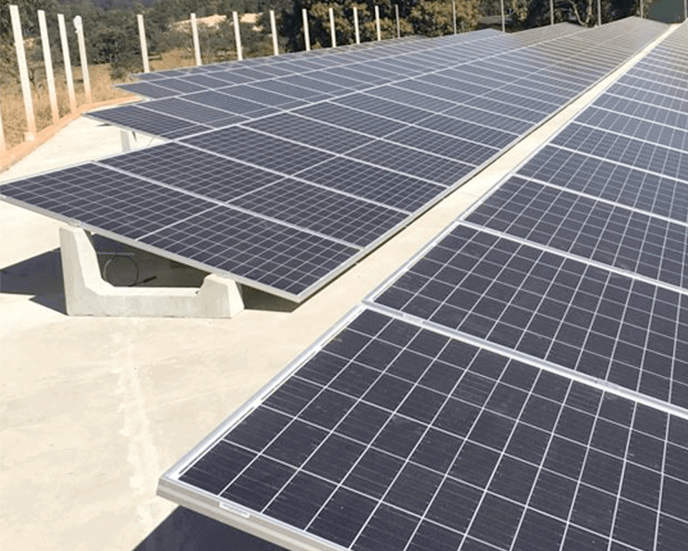 Vantagens de usar bases de concreto em sua usina fotovoltaica